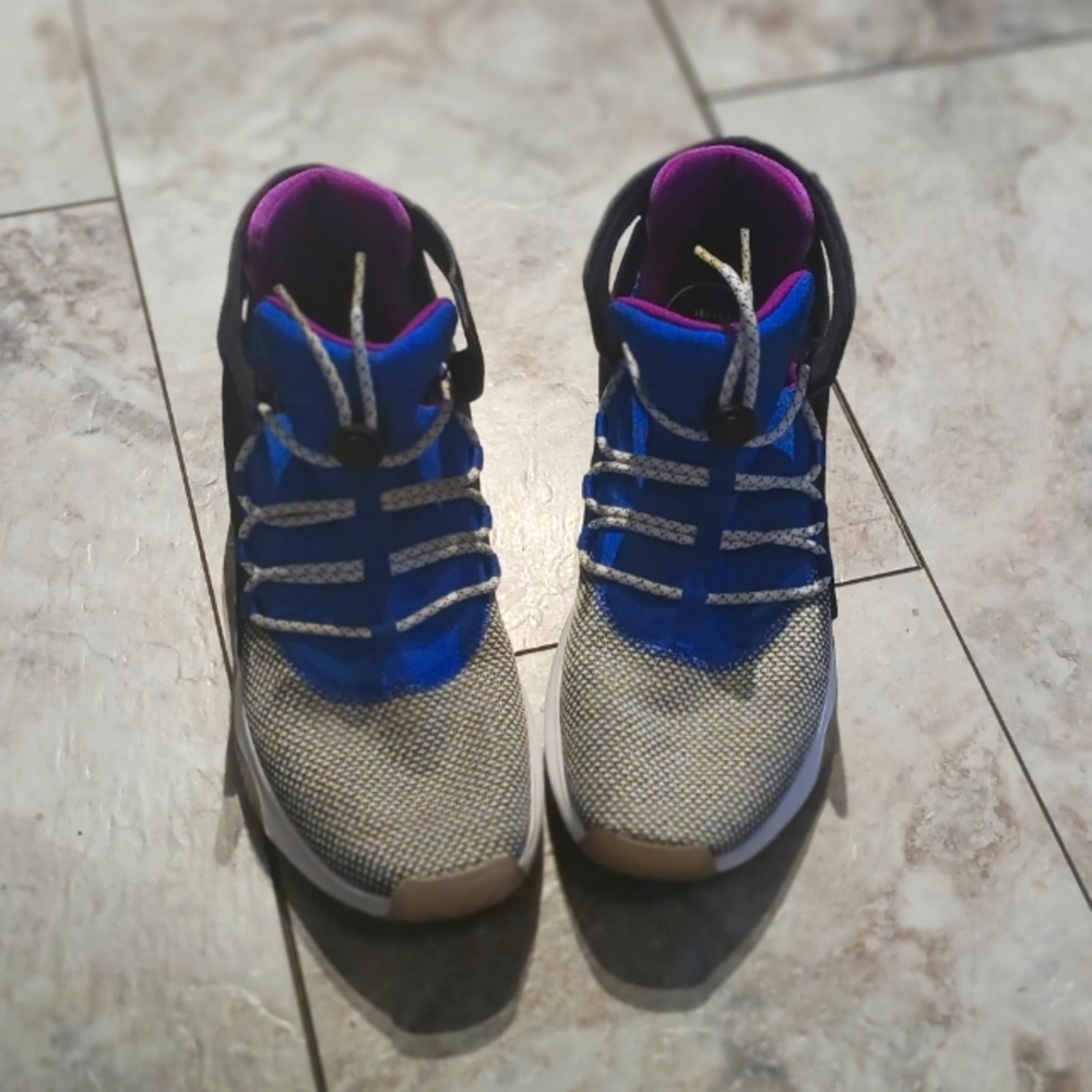 NIKE Hurache FLT